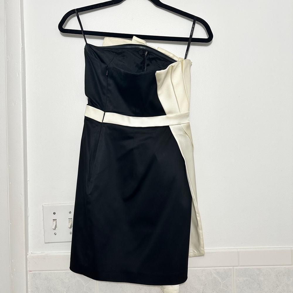 Very classy black&white dress